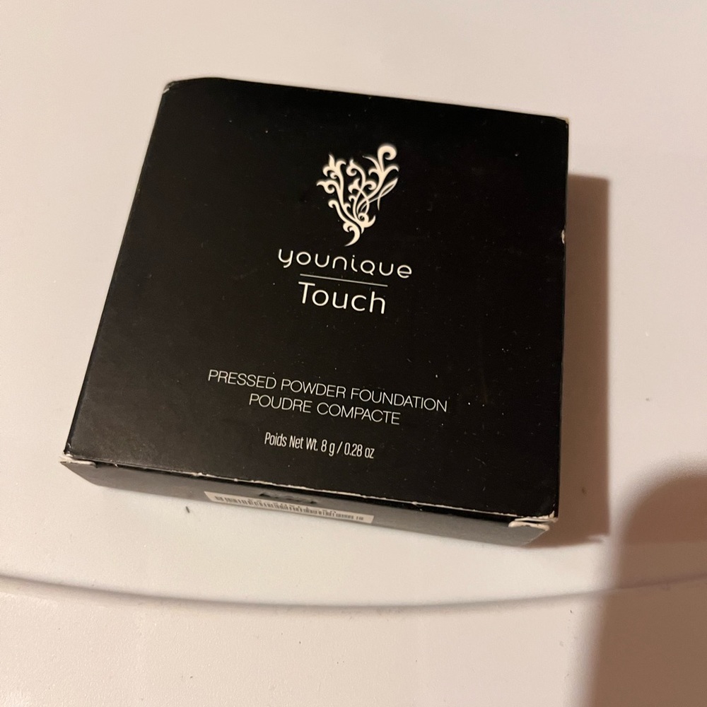 COPY - Younqiue powder foundation velour